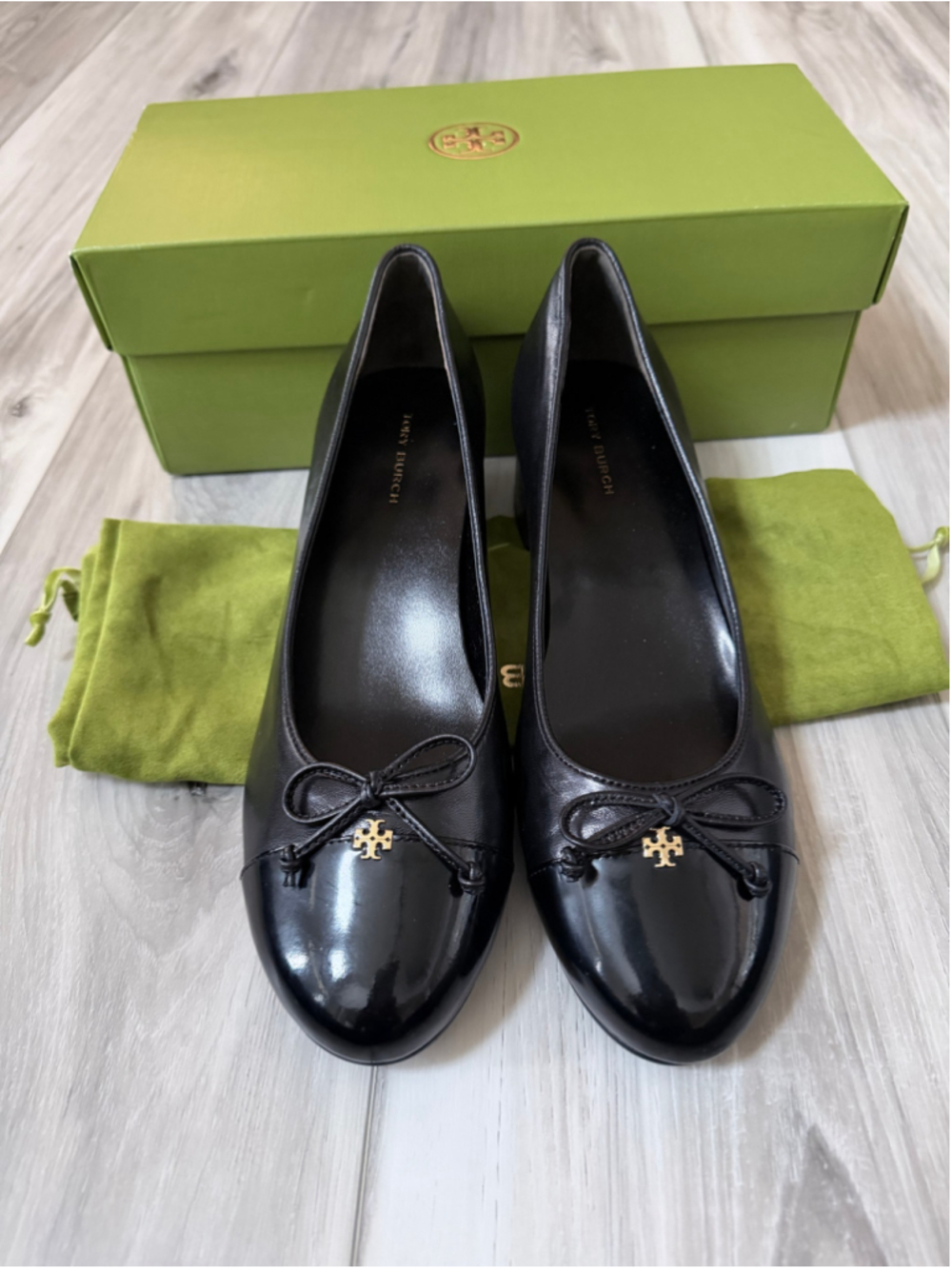 Tory Burch Cap Toe Pumps Black Leather Patent Bow Block Heel Women Size 8 NIB - Picture 4 of 11